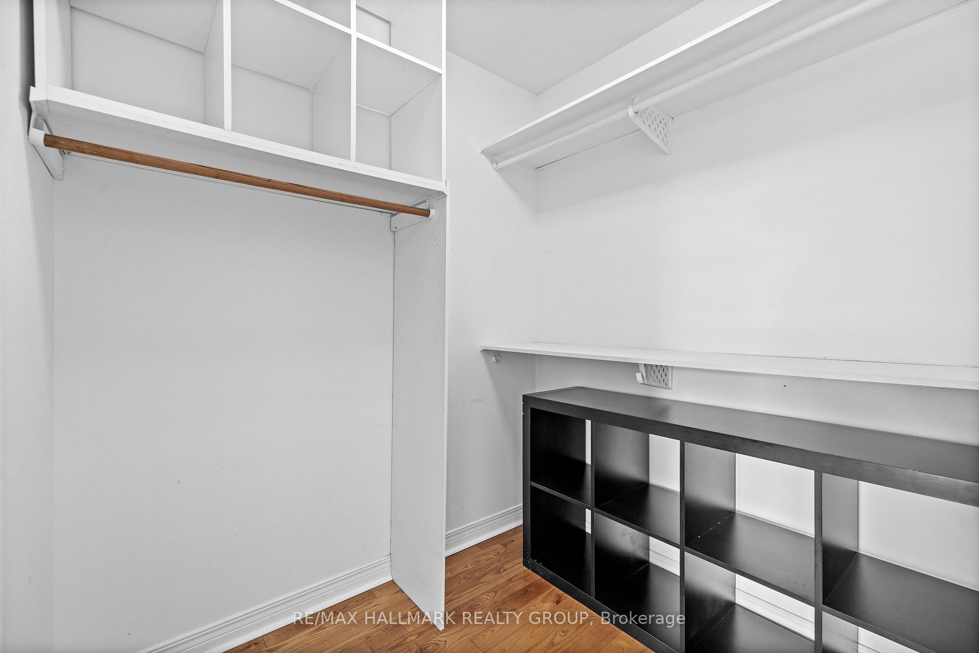 Photo 20 of 124 Sai Crescent, Ottawa, Hunt Club Park — HOMEH