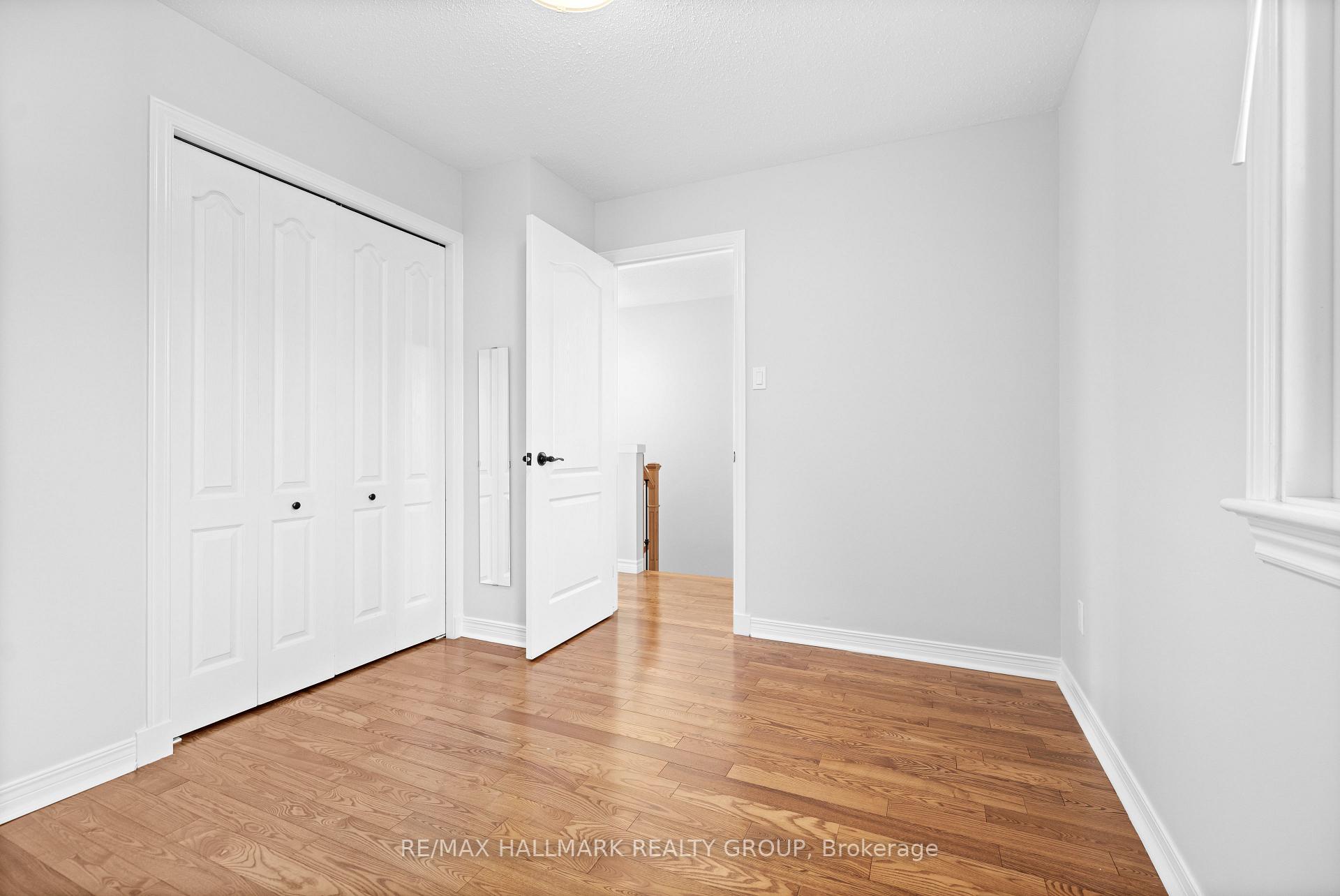 Photo 24 of 124 Sai Crescent, Ottawa, Hunt Club Park — HOMEH