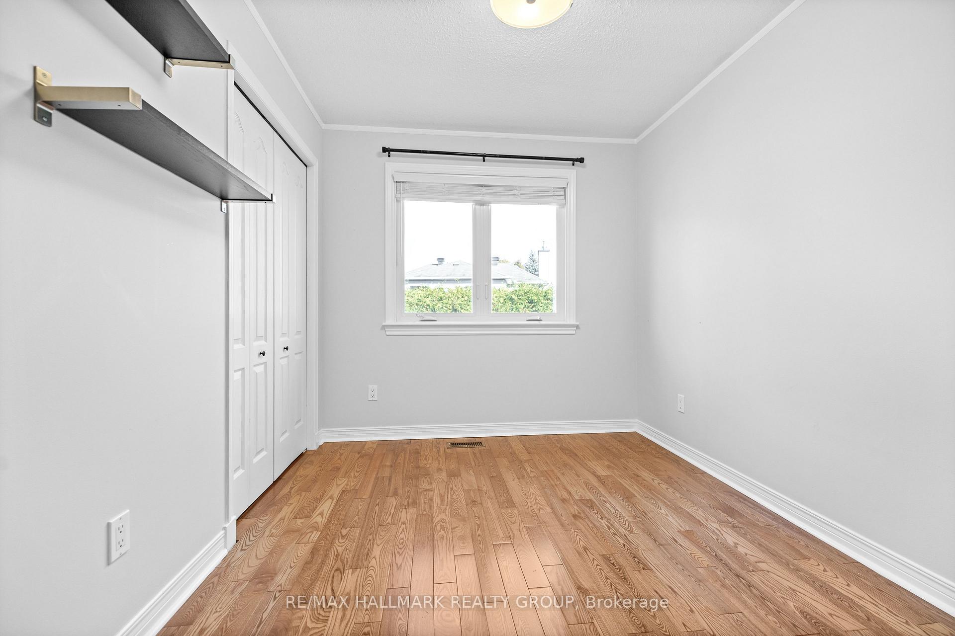 Photo 25 of 124 Sai Crescent, Ottawa, Hunt Club Park — HOMEH