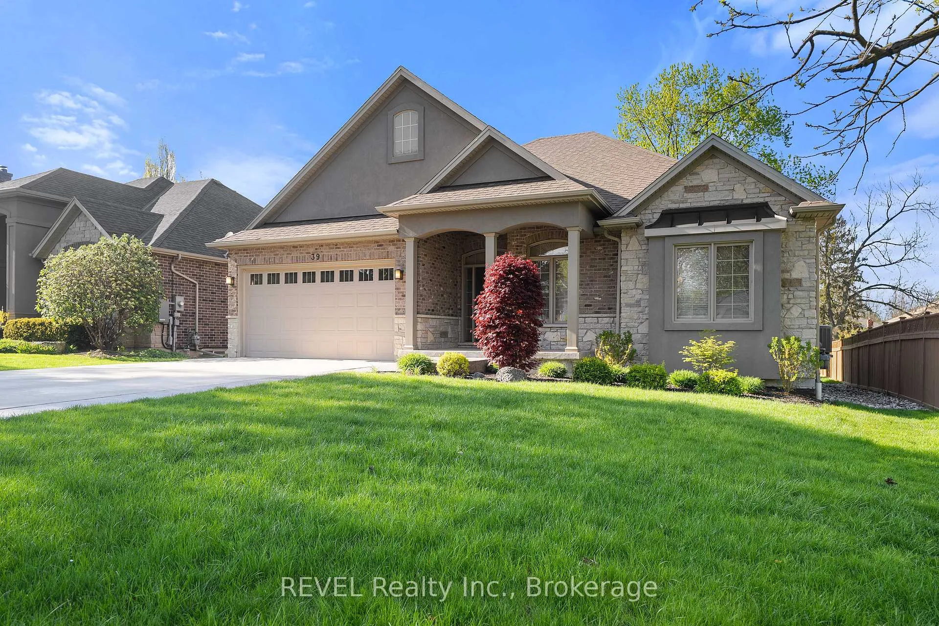 Photo 1 of 39 Hurricane Road, Pelham, Fonthill — HOMEH