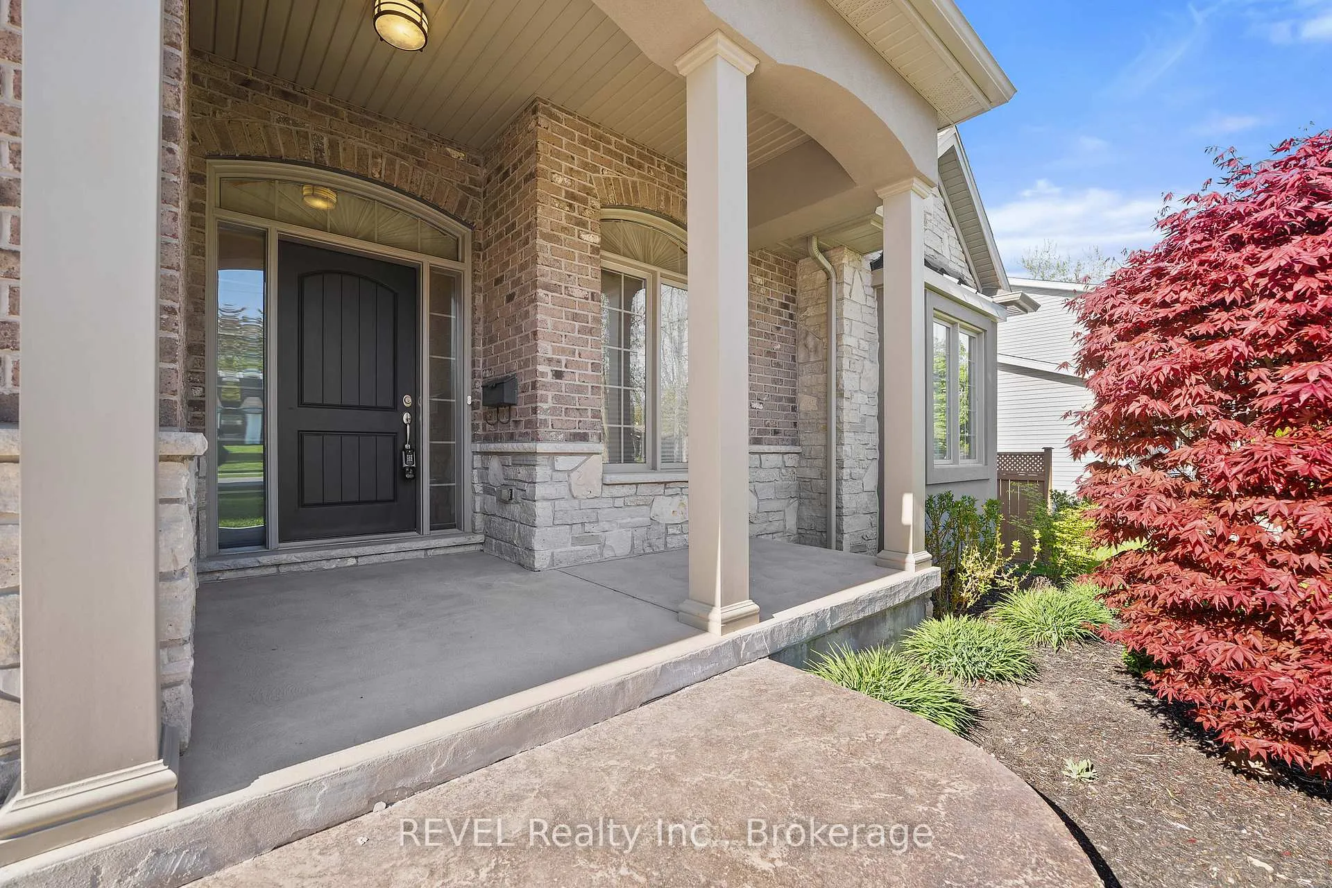 Photo 3 of 39 Hurricane Road, Pelham, Fonthill — HOMEH