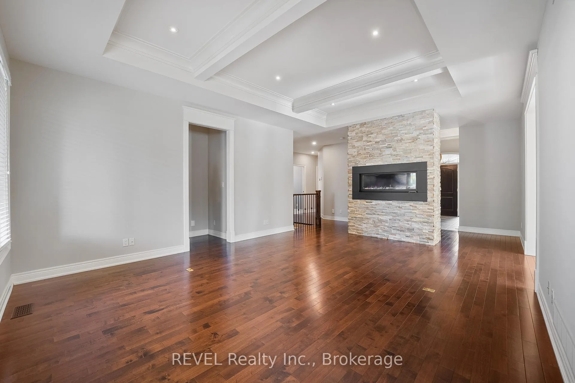 Photo 8 of 39 Hurricane Road, Pelham, Fonthill — HOMEH
