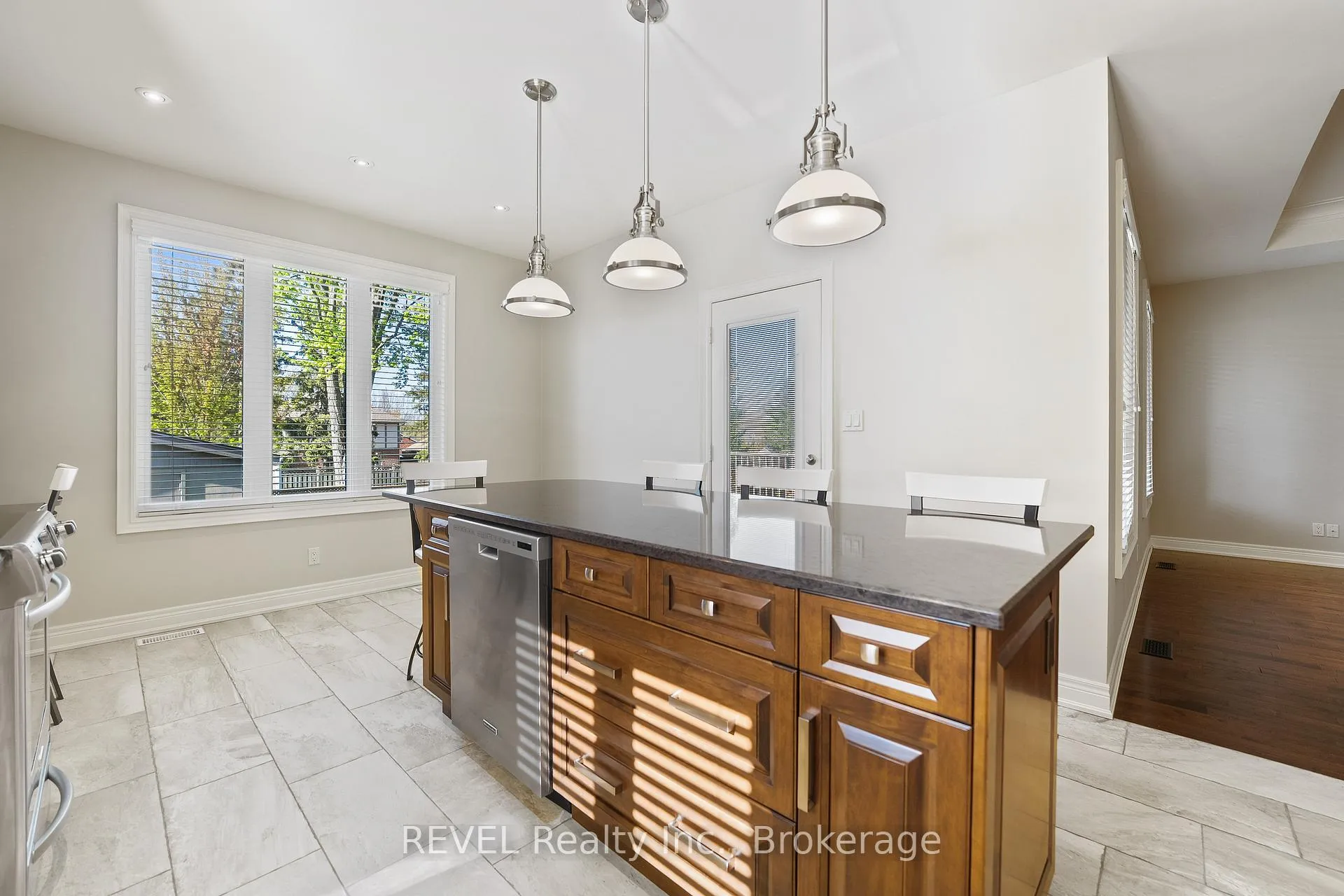 Photo 18 of 39 Hurricane Road, Pelham, Fonthill — HOMEH
