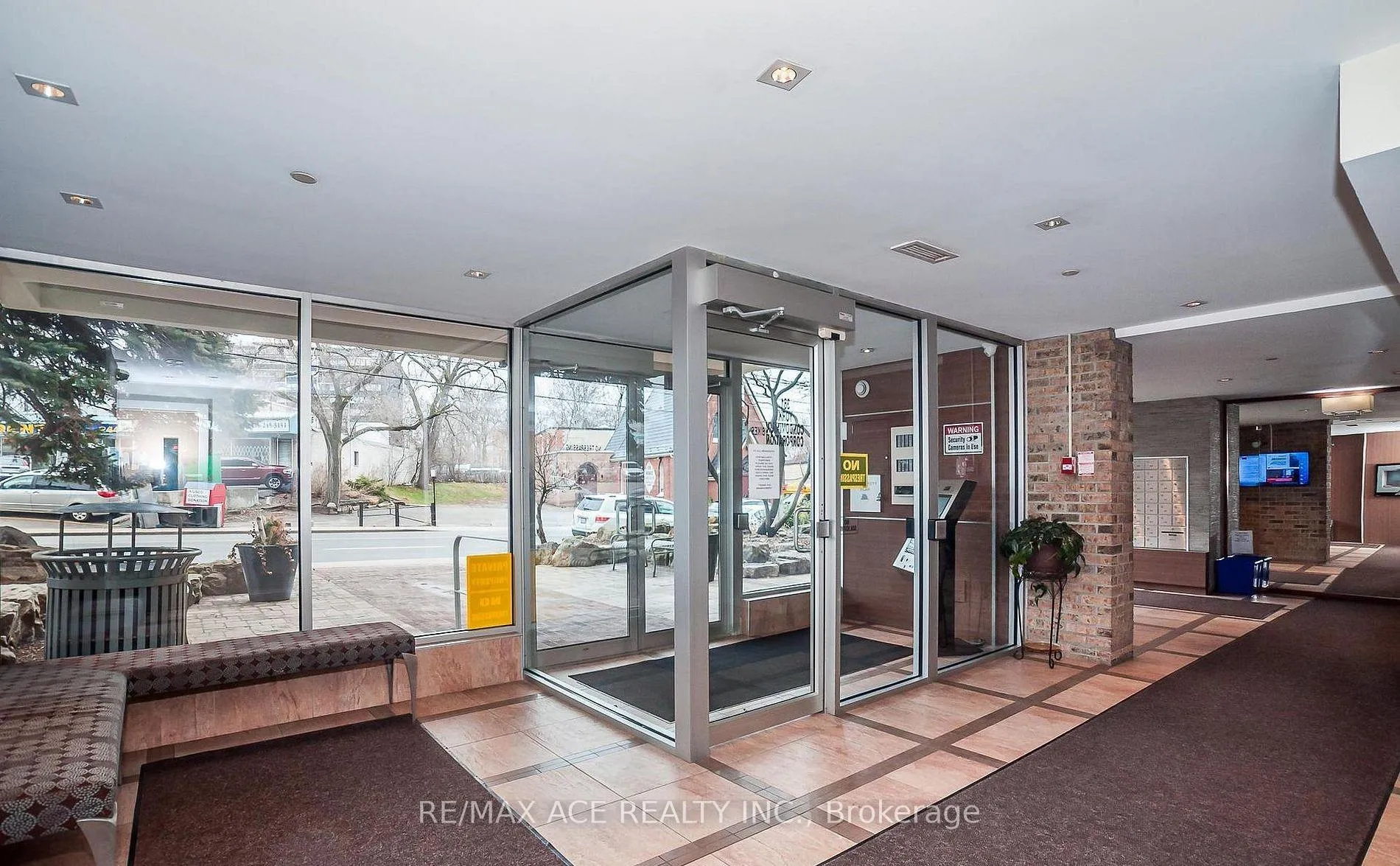 Photo 3 of Unit 906, 2130 Weston Road, North York, Mount Dennis — HOMEH