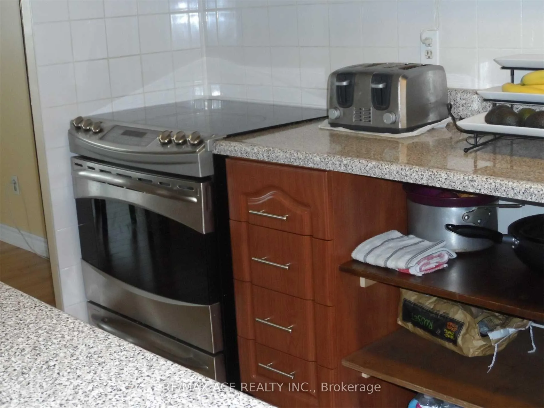 Photo 7 of Unit 906, 2130 Weston Road, North York, Mount Dennis — HOMEH