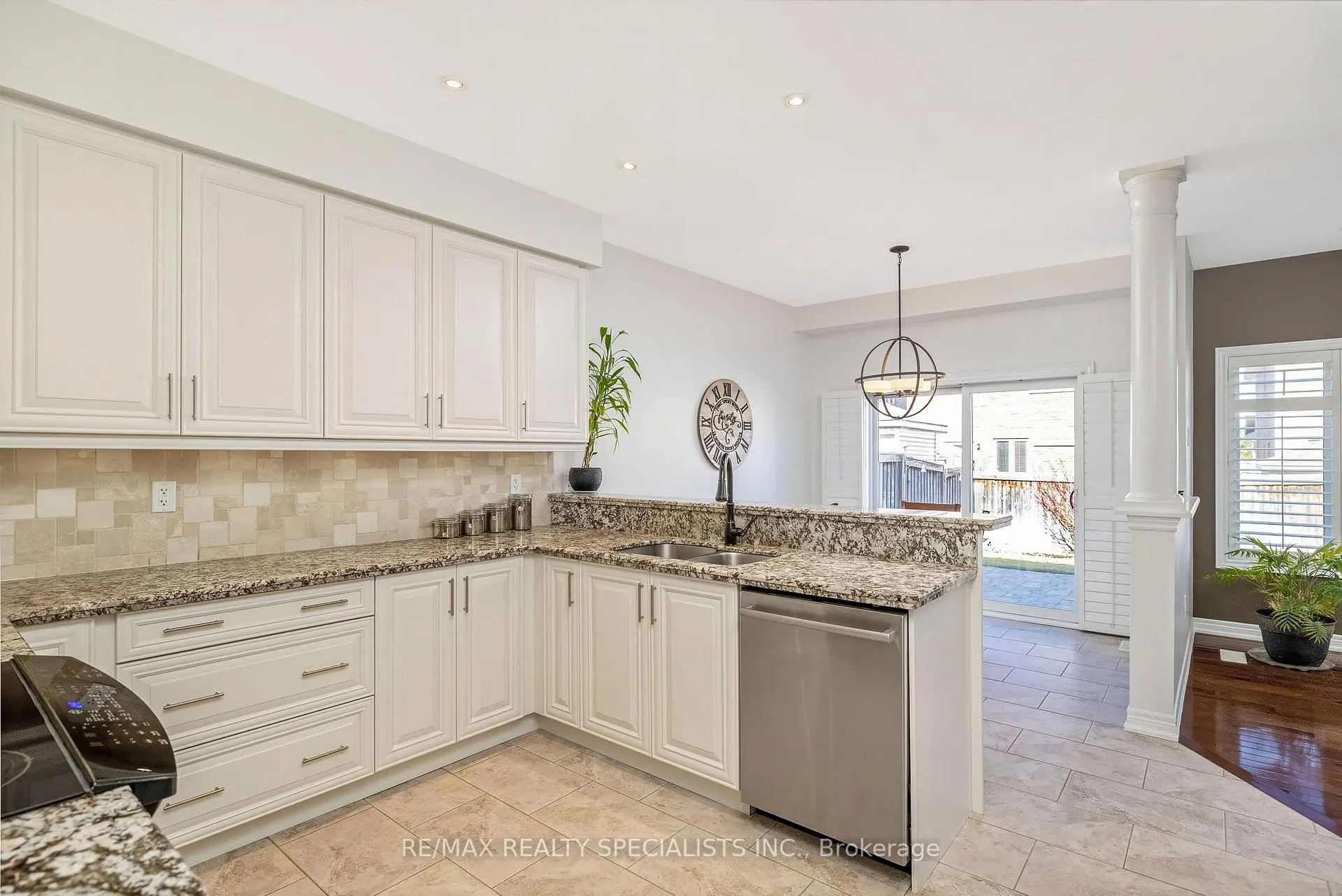 Photo 10 of 1440 Rolph Terrace, Milton, Beaty — HOMEH