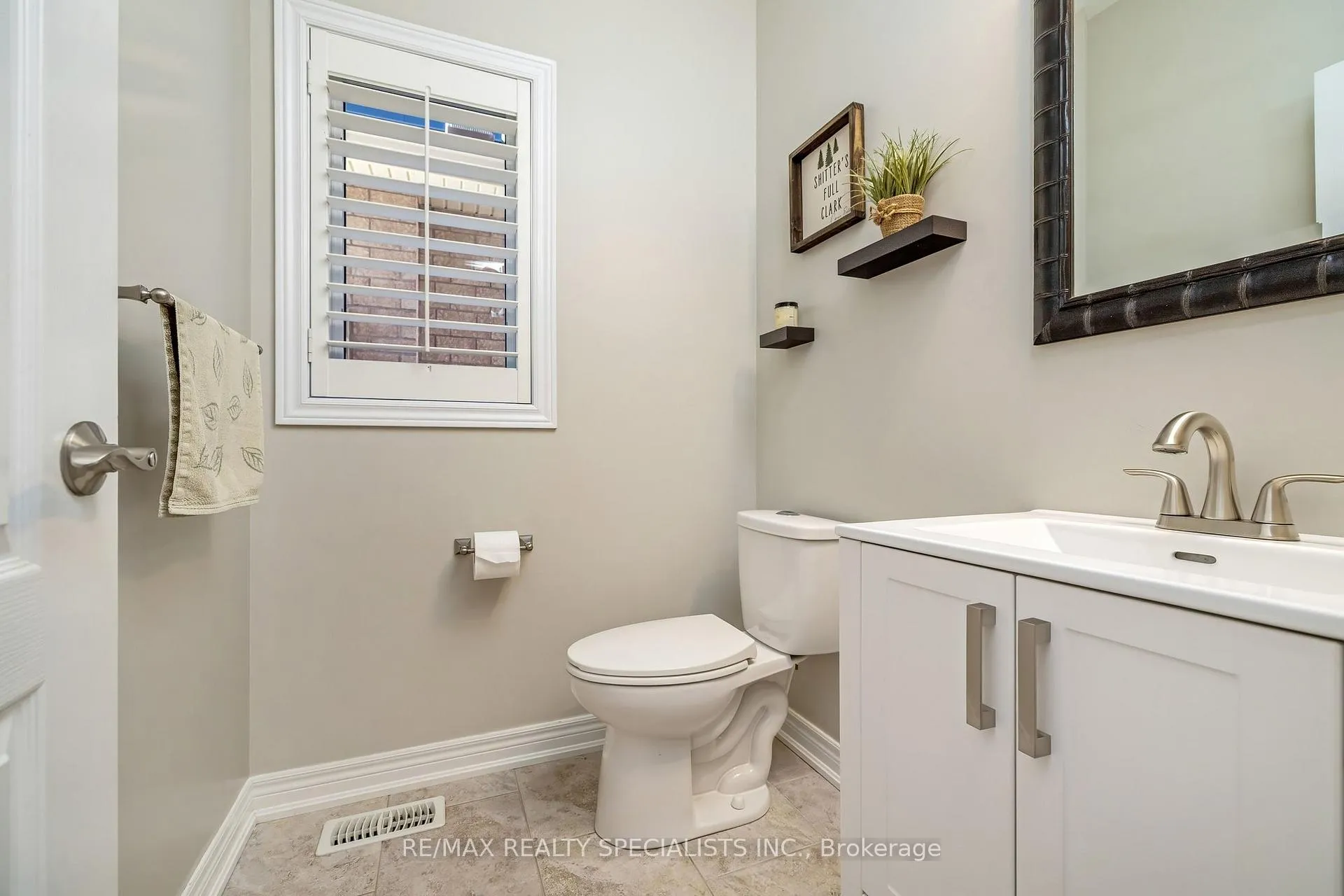 Photo 15 of 1440 Rolph Terrace, Milton, Beaty — HOMEH