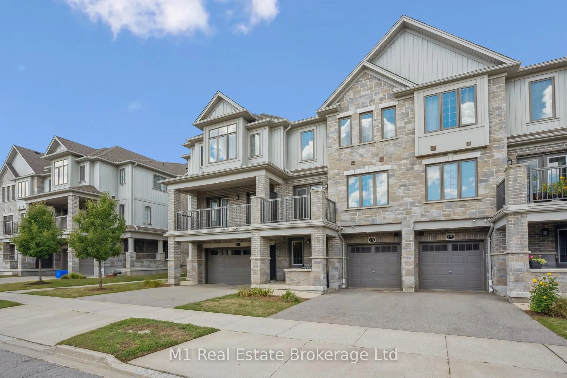 Photo 7 of 13 Meadowridge Street, Kitchener — HOMEH