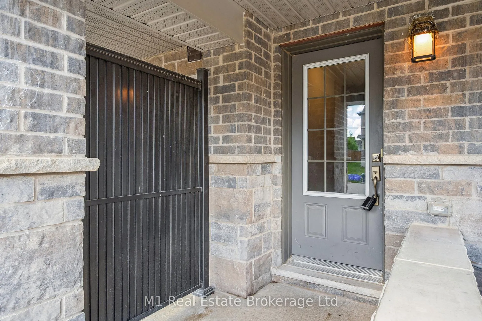Photo 10 of 13 Meadowridge Street, Kitchener — HOMEH