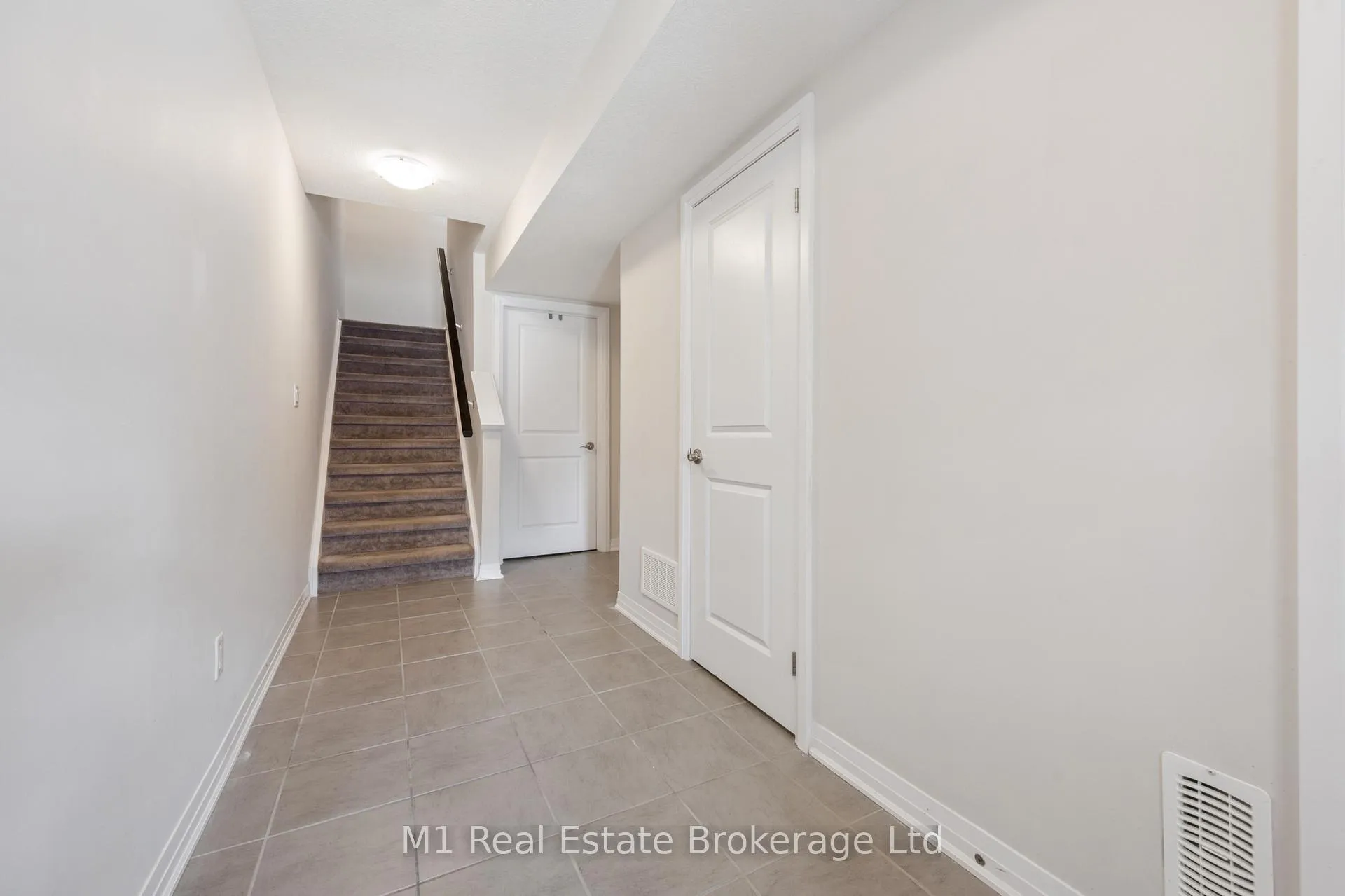 Photo 12 of 13 Meadowridge Street, Kitchener — HOMEH