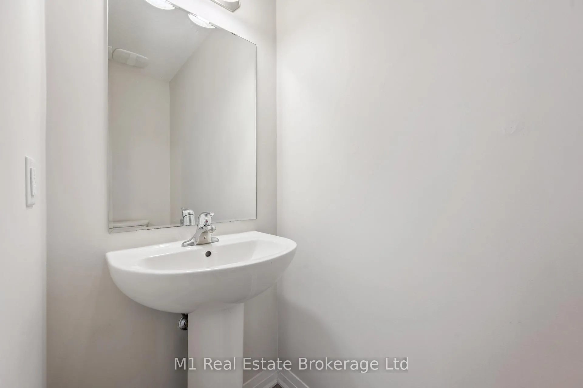 Photo 13 of 13 Meadowridge Street, Kitchener — HOMEH