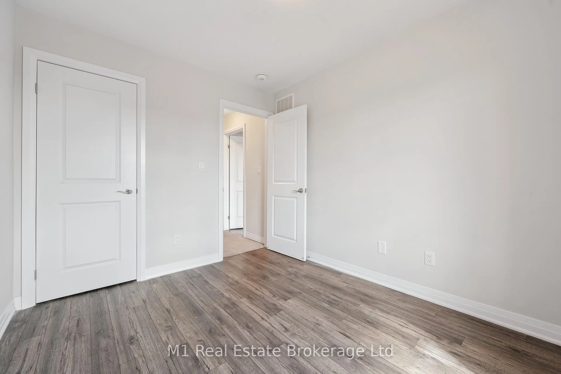 Photo 34 of 13 Meadowridge Street, Kitchener — HOMEH