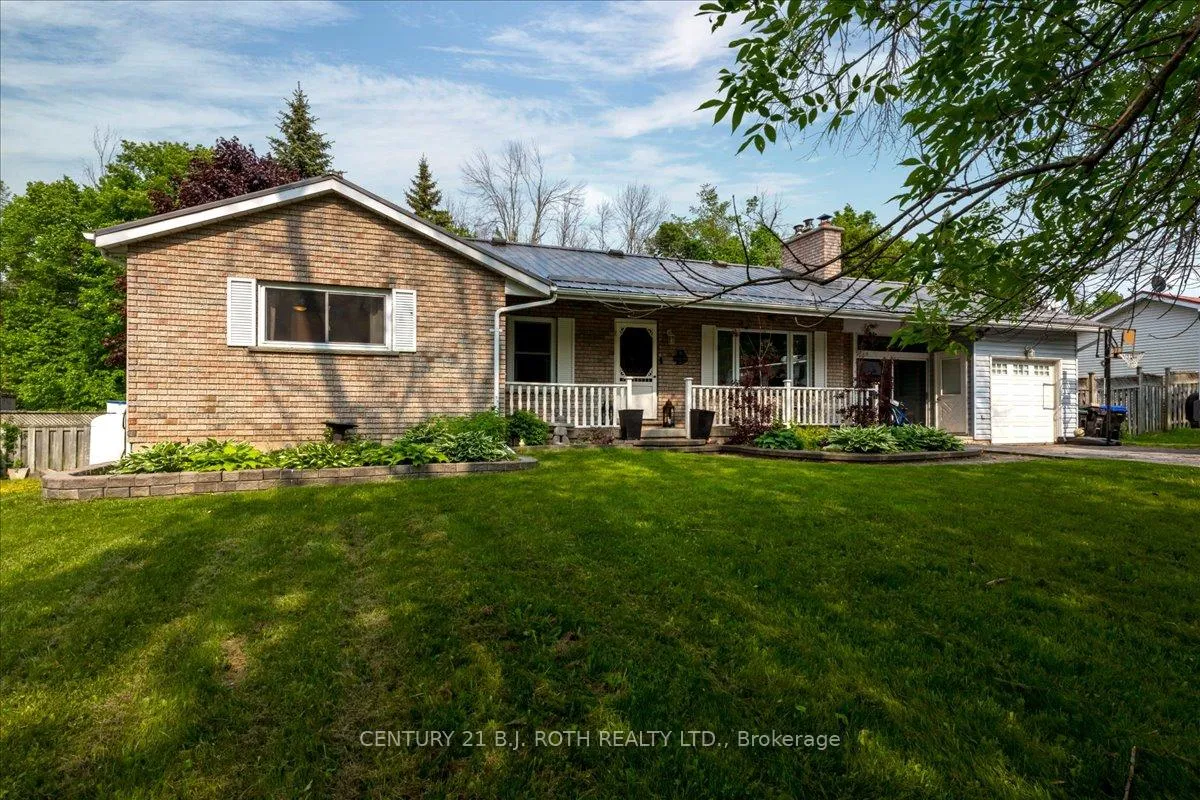 Front of 4049 Bayview Avenue