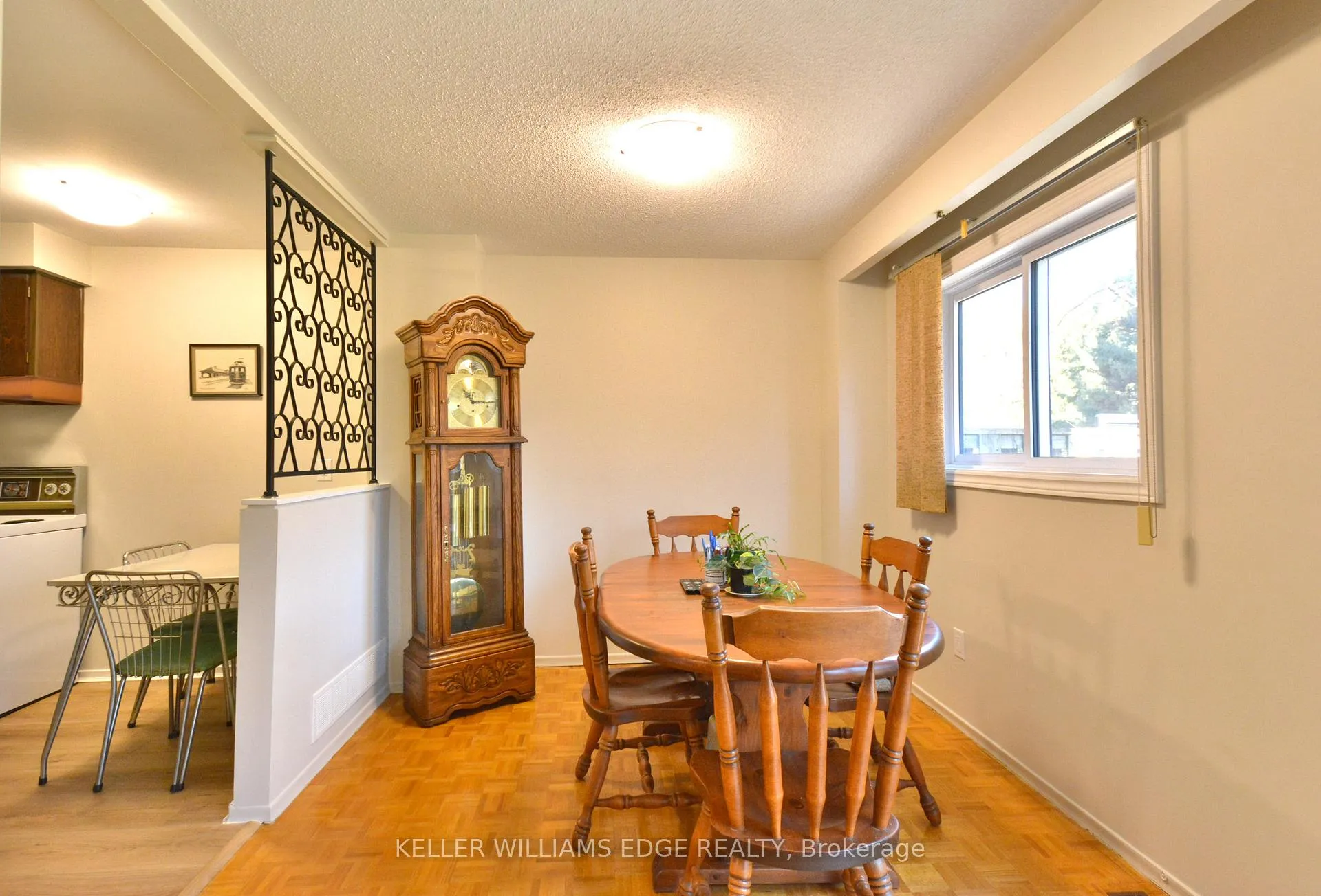 Photo 8 of 562 Forestwood Crescent, Burlington, Appleby — HOMEH