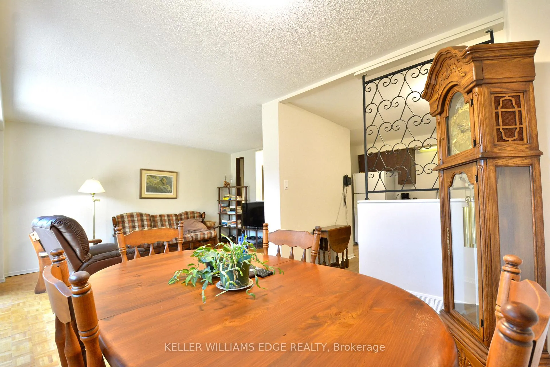 Photo 9 of 562 Forestwood Crescent, Burlington, Appleby — HOMEH