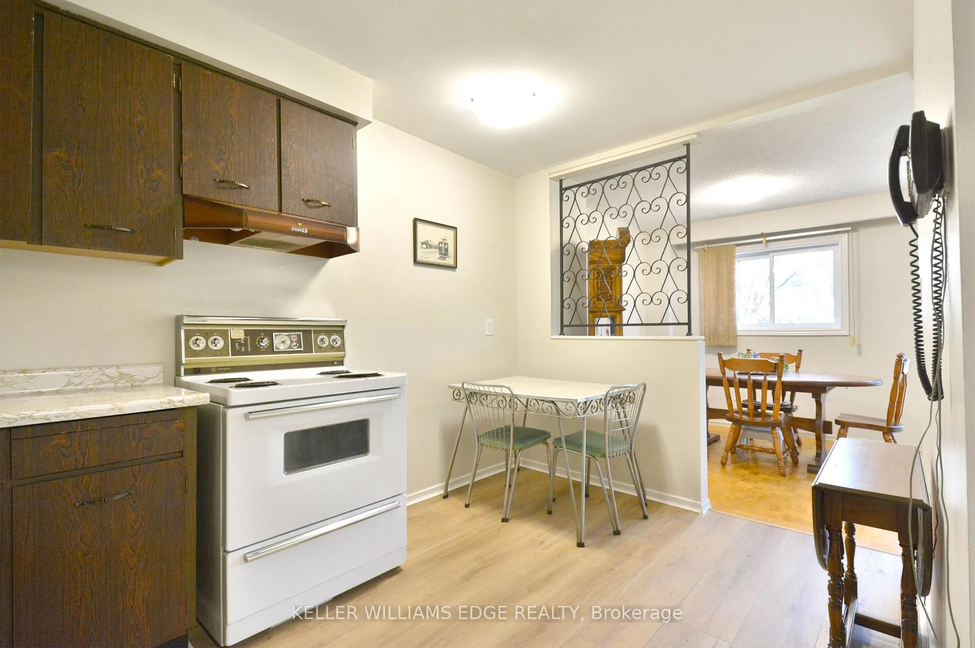 Photo 10 of 562 Forestwood Crescent, Burlington, Appleby — HOMEH