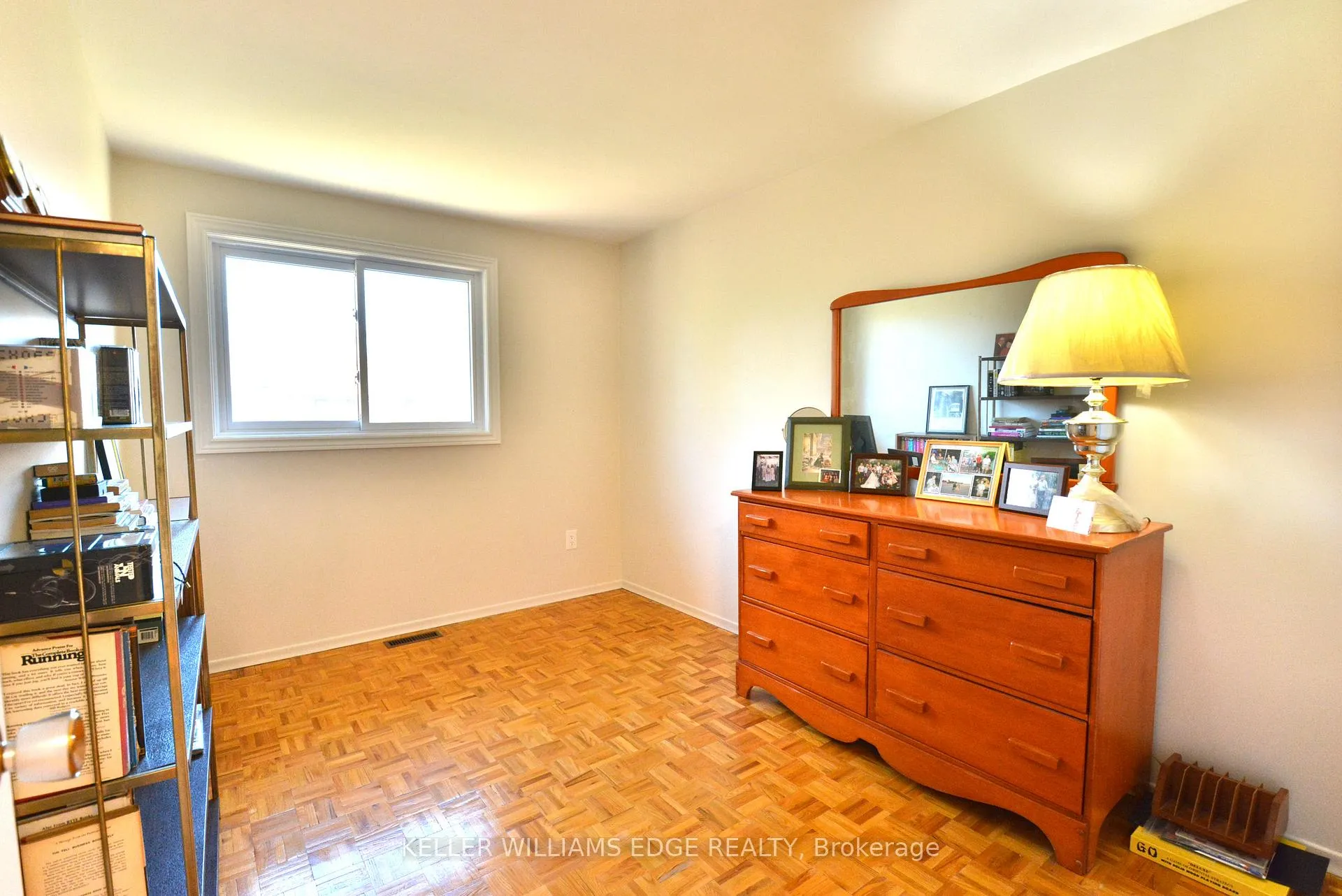 Photo 18 of 562 Forestwood Crescent, Burlington, Appleby — HOMEH