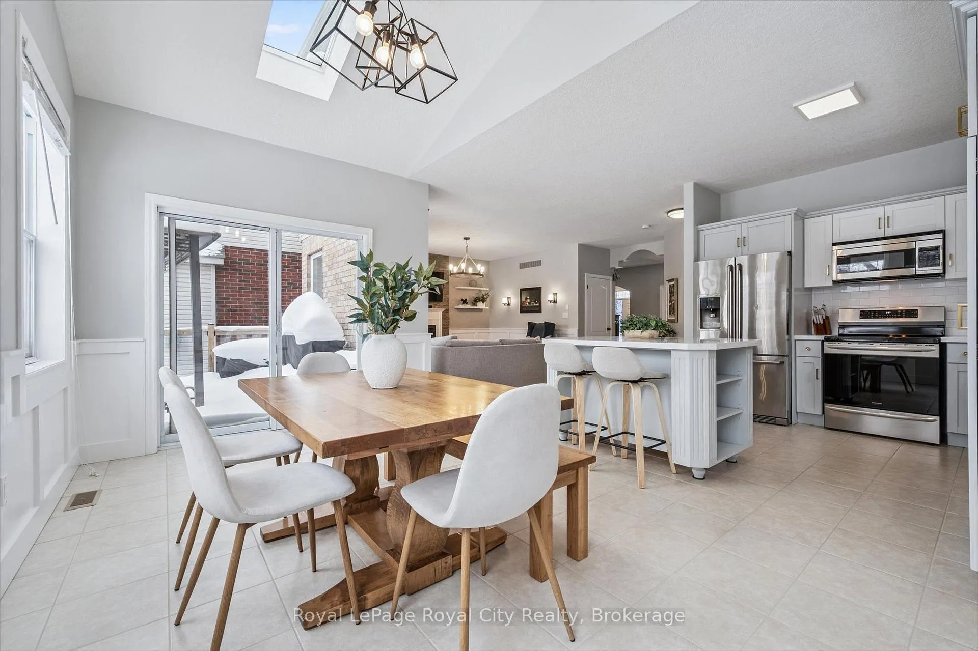 Photo 13 of 73 Amsterdam Crescent, Guelph, Pineridge/Westminster Woods — HOMEH