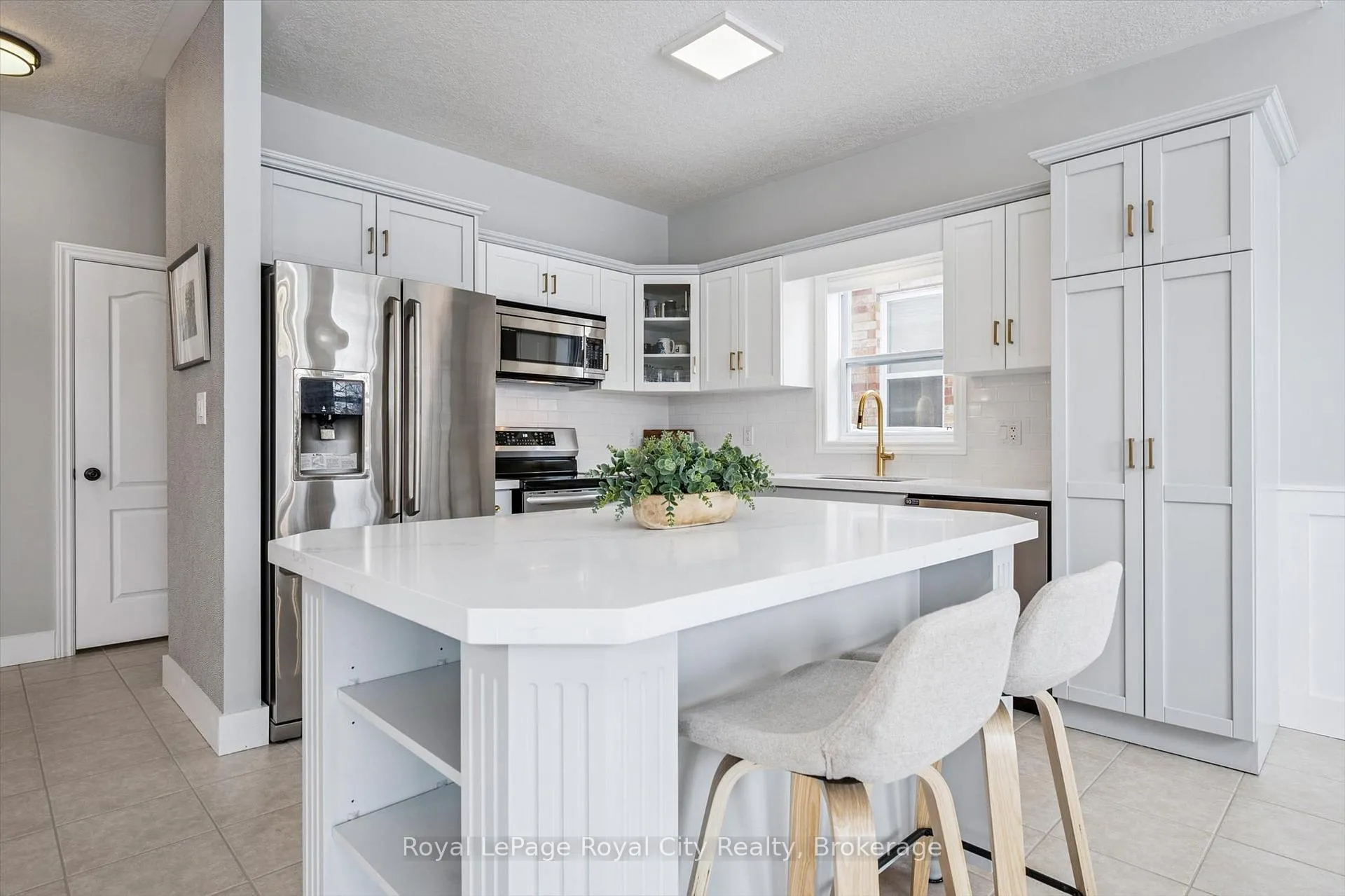 Photo 14 of 73 Amsterdam Crescent, Guelph, Pineridge/Westminster Woods — HOMEH