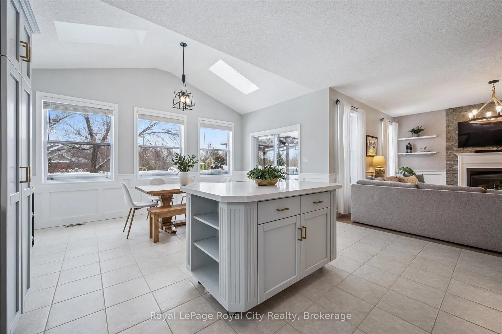 Photo 18 of 73 Amsterdam Crescent, Guelph, Pineridge/Westminster Woods — HOMEH