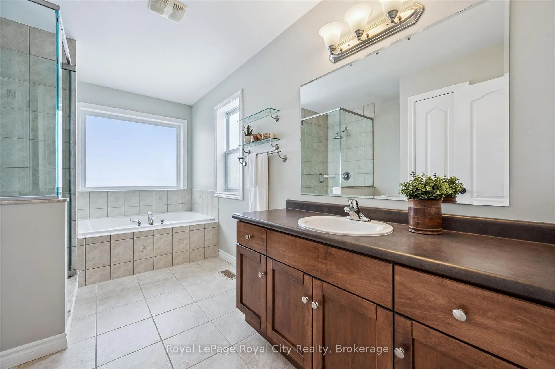 Photo 26 of 73 Amsterdam Crescent, Guelph, Pineridge/Westminster Woods — HOMEH