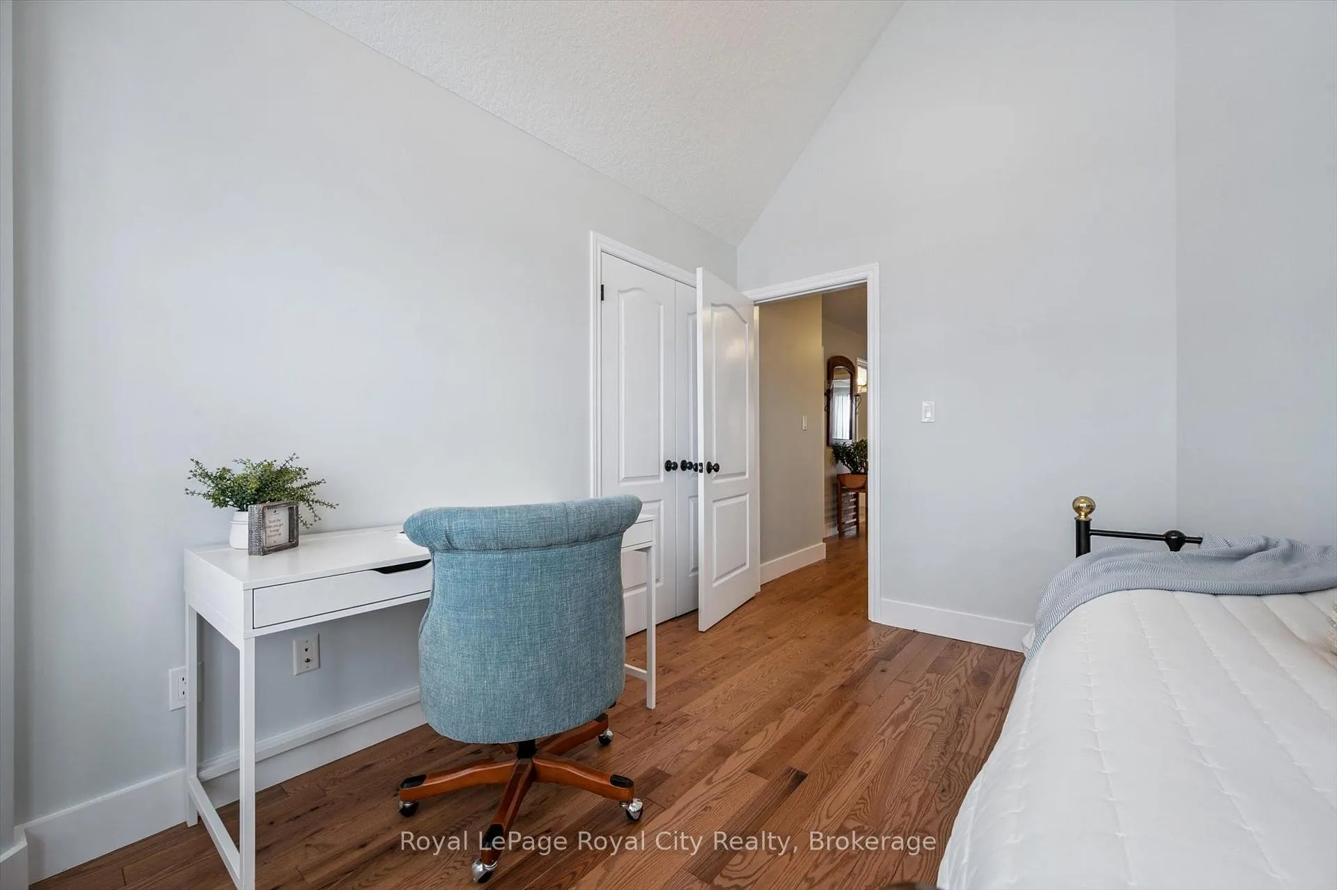 Photo 29 of 73 Amsterdam Crescent, Guelph, Pineridge/Westminster Woods — HOMEH