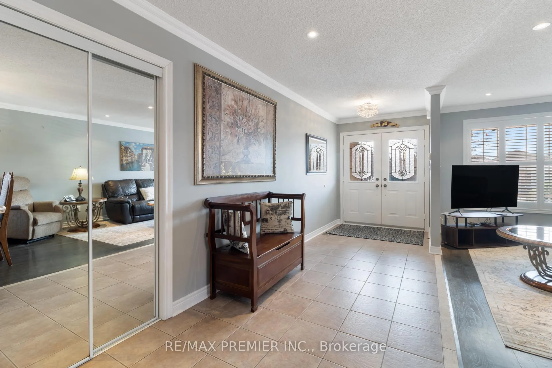 Photo 5 of 78 Rosanna Crescent, Vaughan, Maple — HOMEH