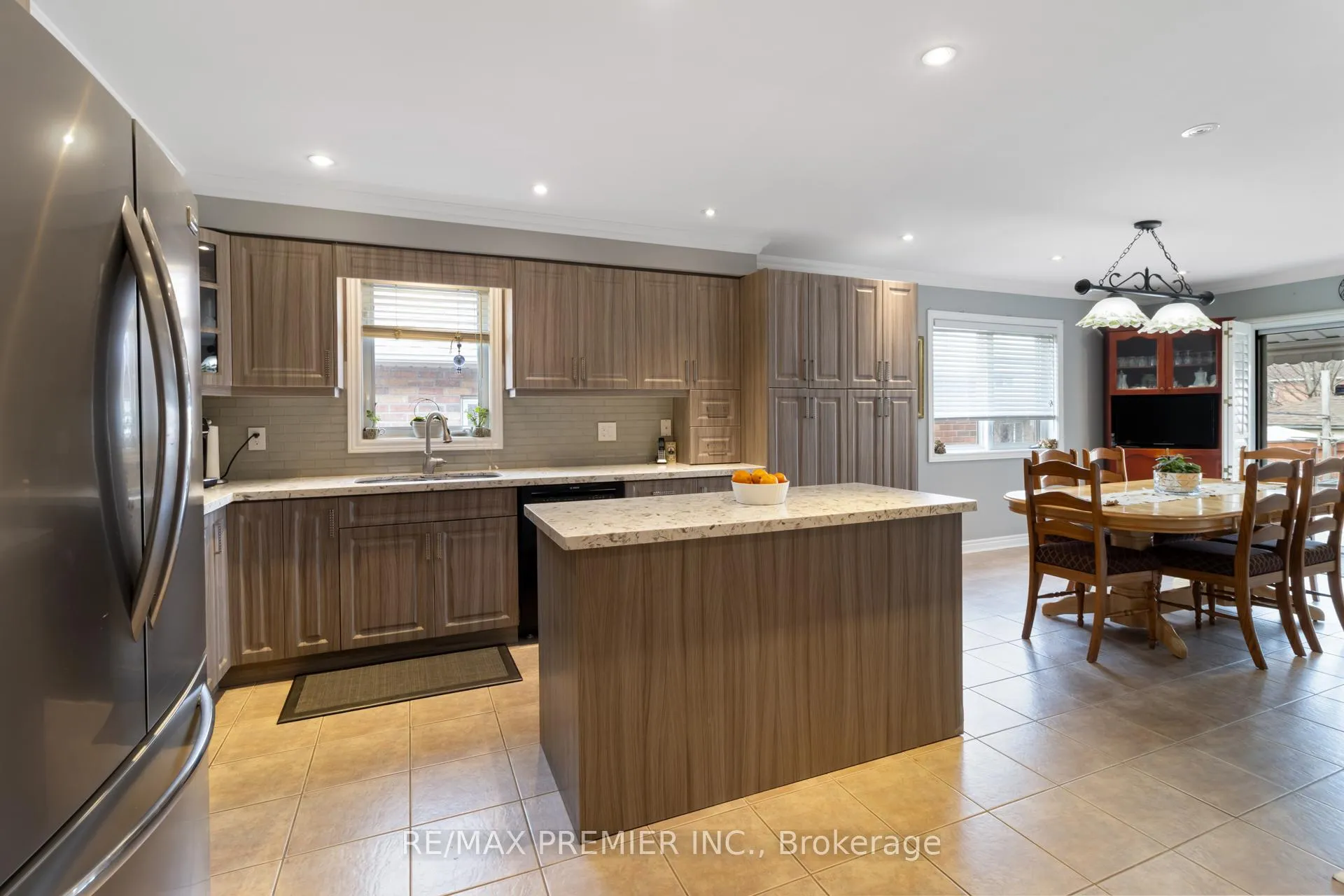 Photo 13 of 78 Rosanna Crescent, Vaughan, Maple — HOMEH