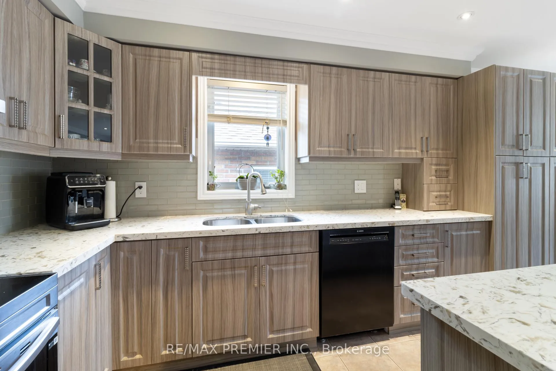 Photo 14 of 78 Rosanna Crescent, Vaughan, Maple — HOMEH