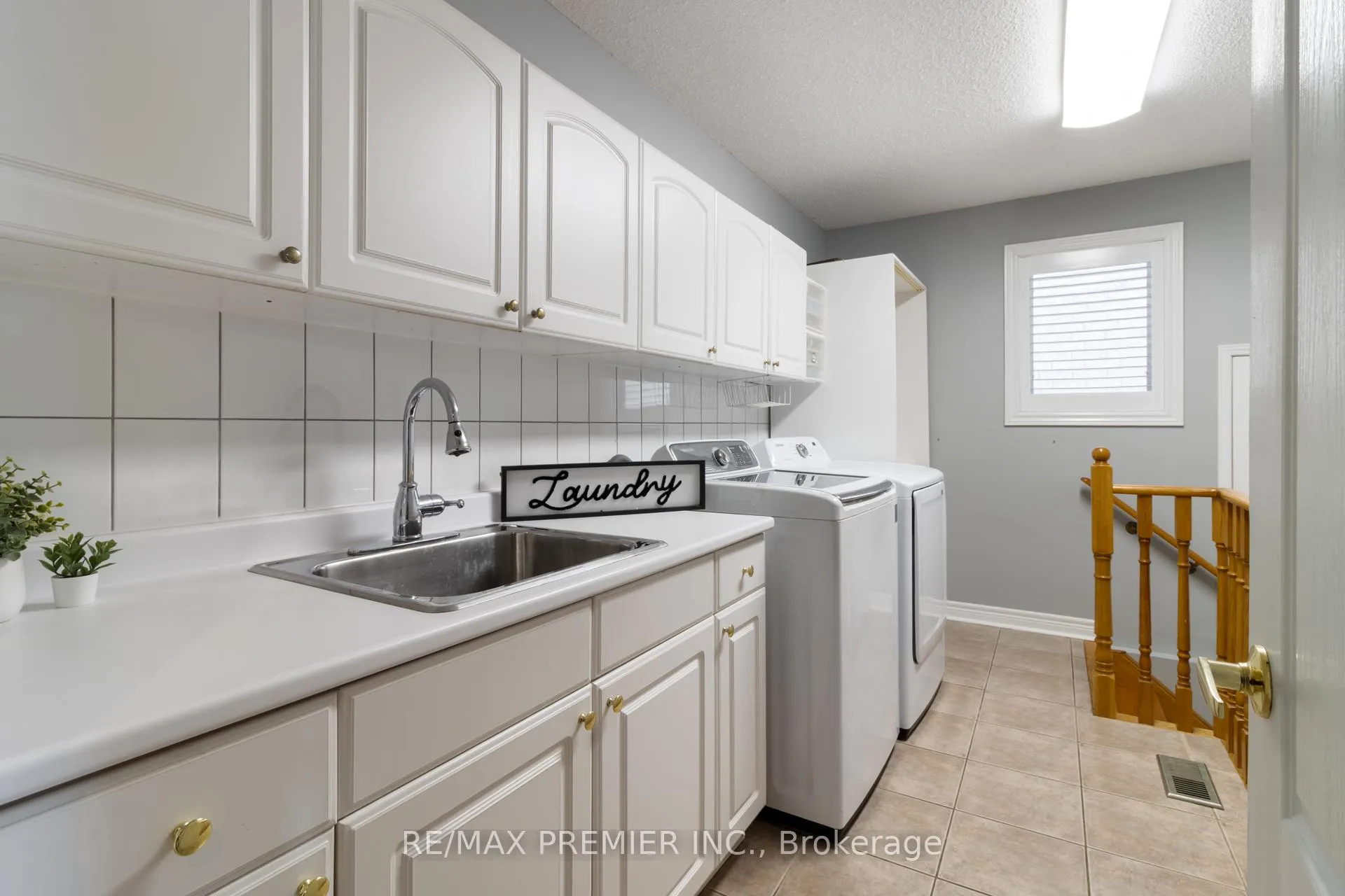 Photo 25 of 78 Rosanna Crescent, Vaughan, Maple — HOMEH