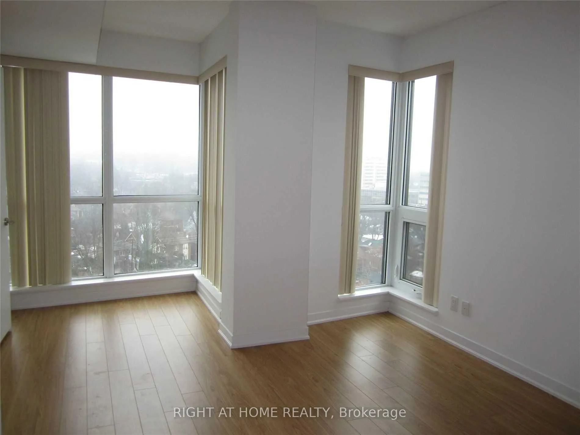 Photo 9 of Unit 1108, 60 Berwick Avenue, Toronto, Yonge-Eglinton — HOMEH