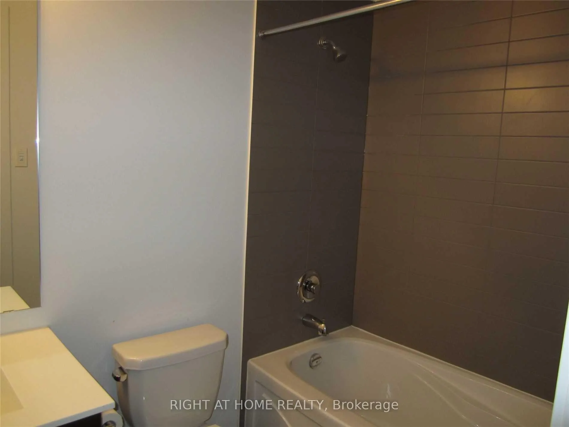 Photo 10 of Unit 1108, 60 Berwick Avenue, Toronto, Yonge-Eglinton — HOMEH
