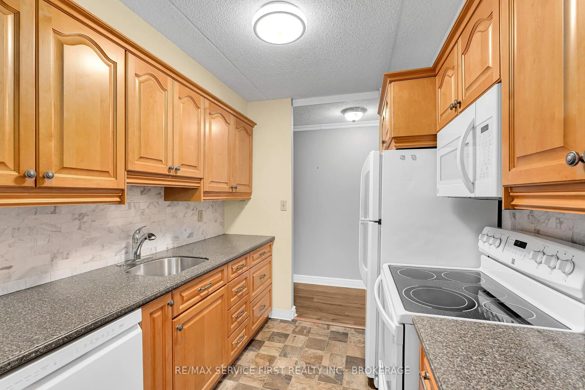 Photo 13 of Unit 301, 610 William Street S, Gananoque — HOMEH