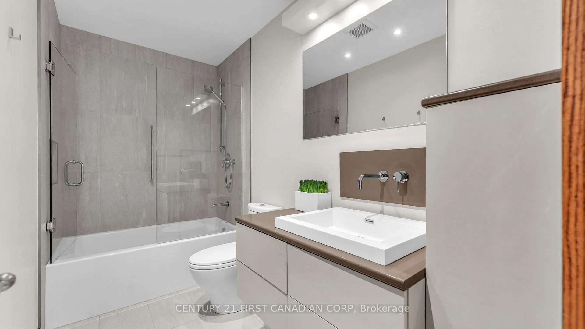 Photo 10 of 7056 Cook Road, Middlesex Centre, Rural Middlesex Centre — HOMEH