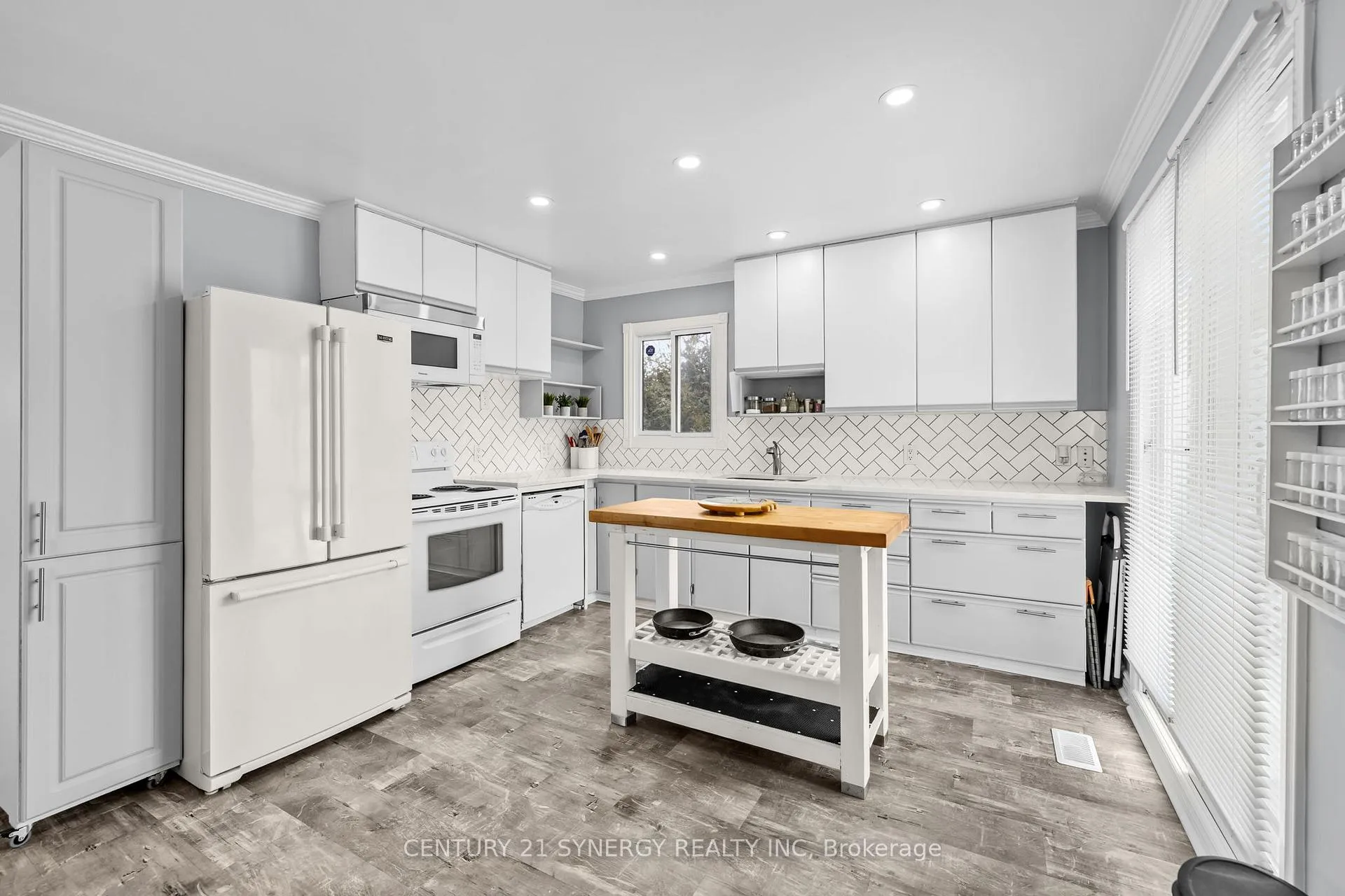 Photo 3 of 404 Dieppe Street, Ottawa, Vanier — HOMEH