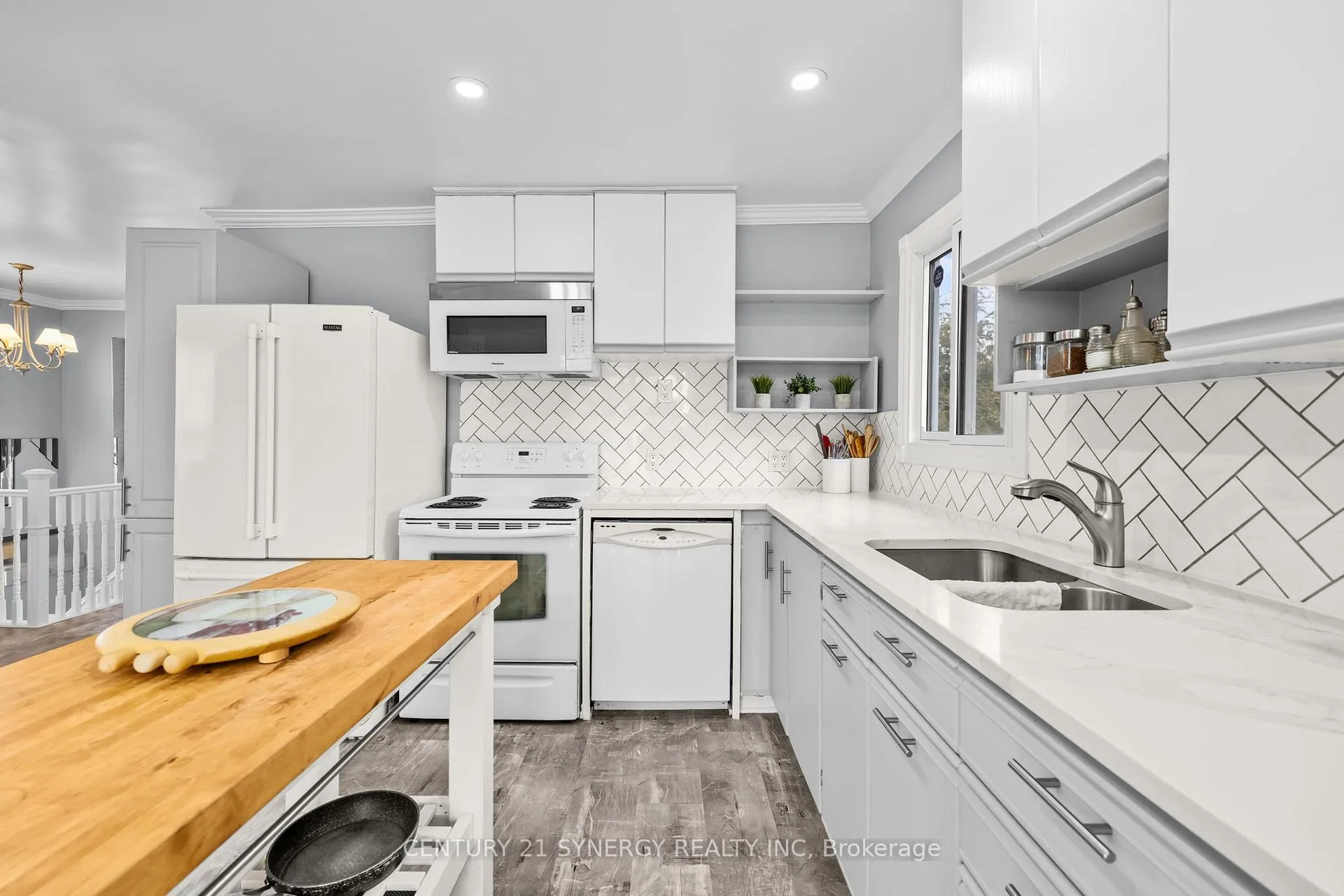 Photo 5 of 404 Dieppe Street, Ottawa, Vanier — HOMEH