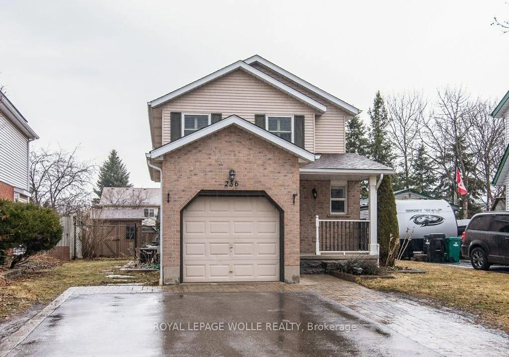 Photo 2 of 236 Dartmoor Crescent, Waterloo — HOMEH