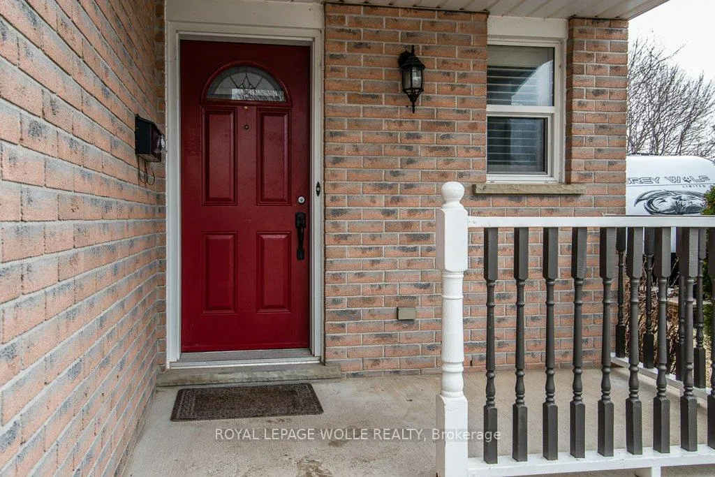 Photo 4 of 236 Dartmoor Crescent, Waterloo — HOMEH