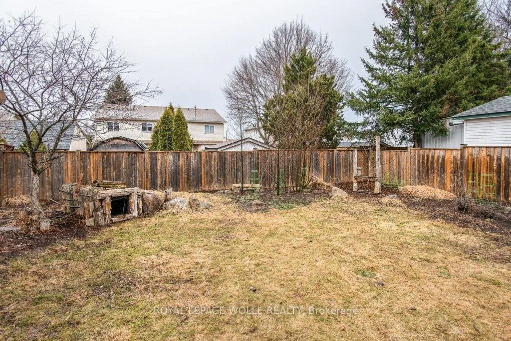 Photo 7 of 236 Dartmoor Crescent, Waterloo — HOMEH
