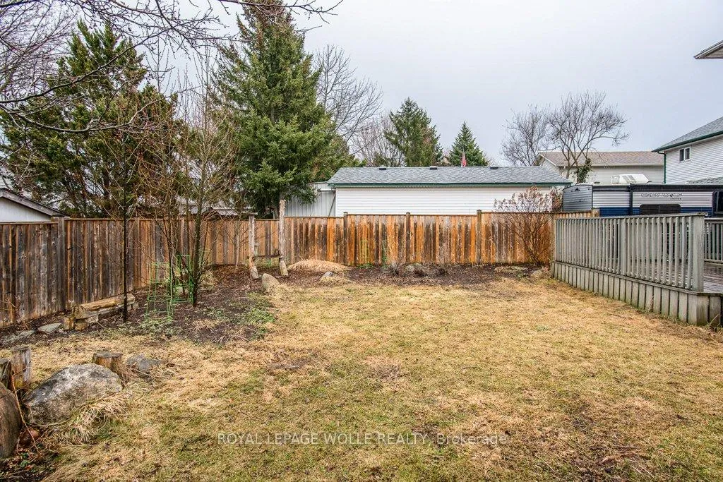 Photo 8 of 236 Dartmoor Crescent, Waterloo — HOMEH