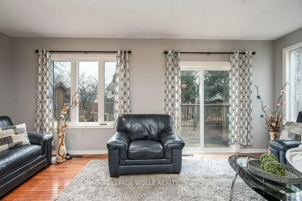 Photo 13 of 236 Dartmoor Crescent, Waterloo — HOMEH