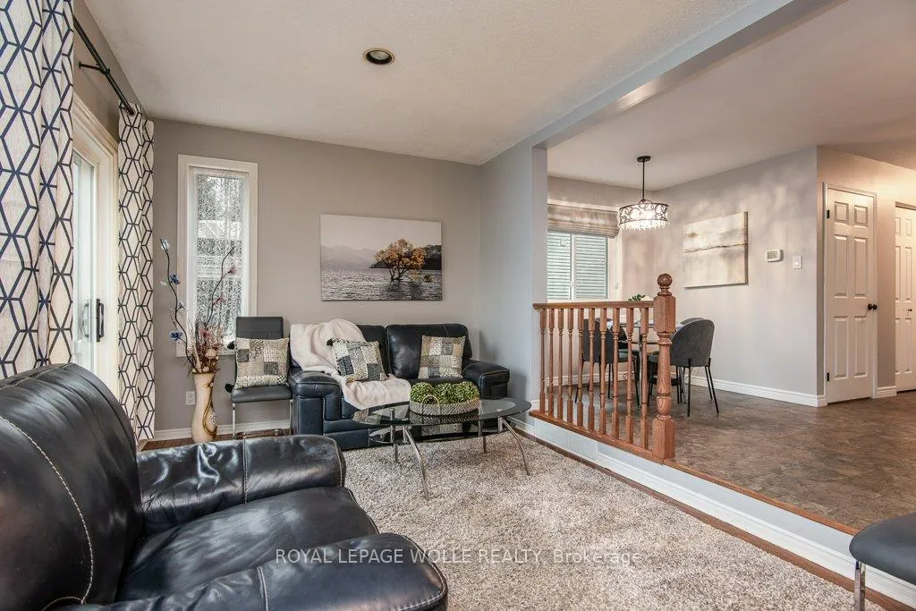 Photo 16 of 236 Dartmoor Crescent, Waterloo — HOMEH