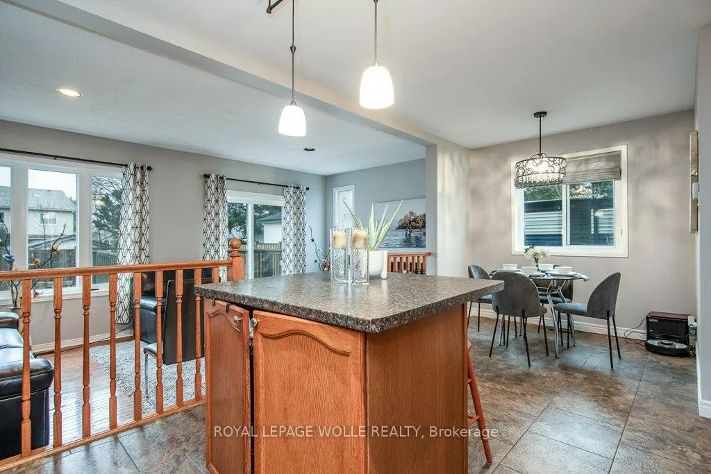 Photo 22 of 236 Dartmoor Crescent, Waterloo — HOMEH