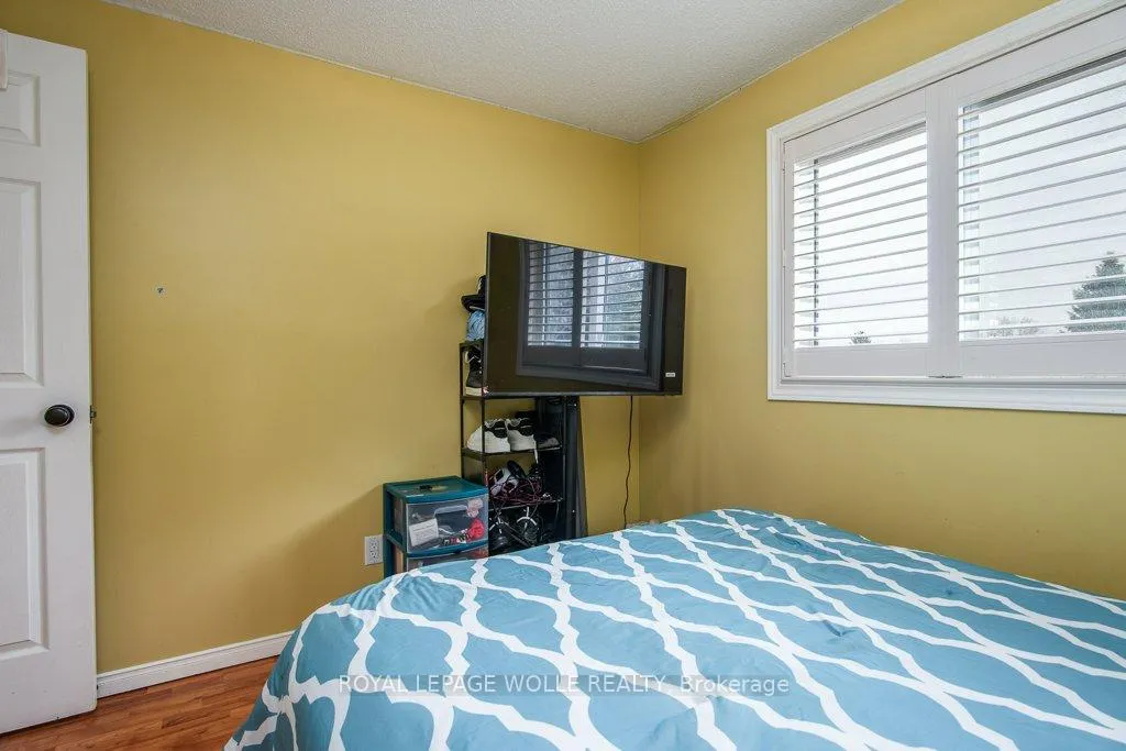 Photo 33 of 236 Dartmoor Crescent, Waterloo — HOMEH
