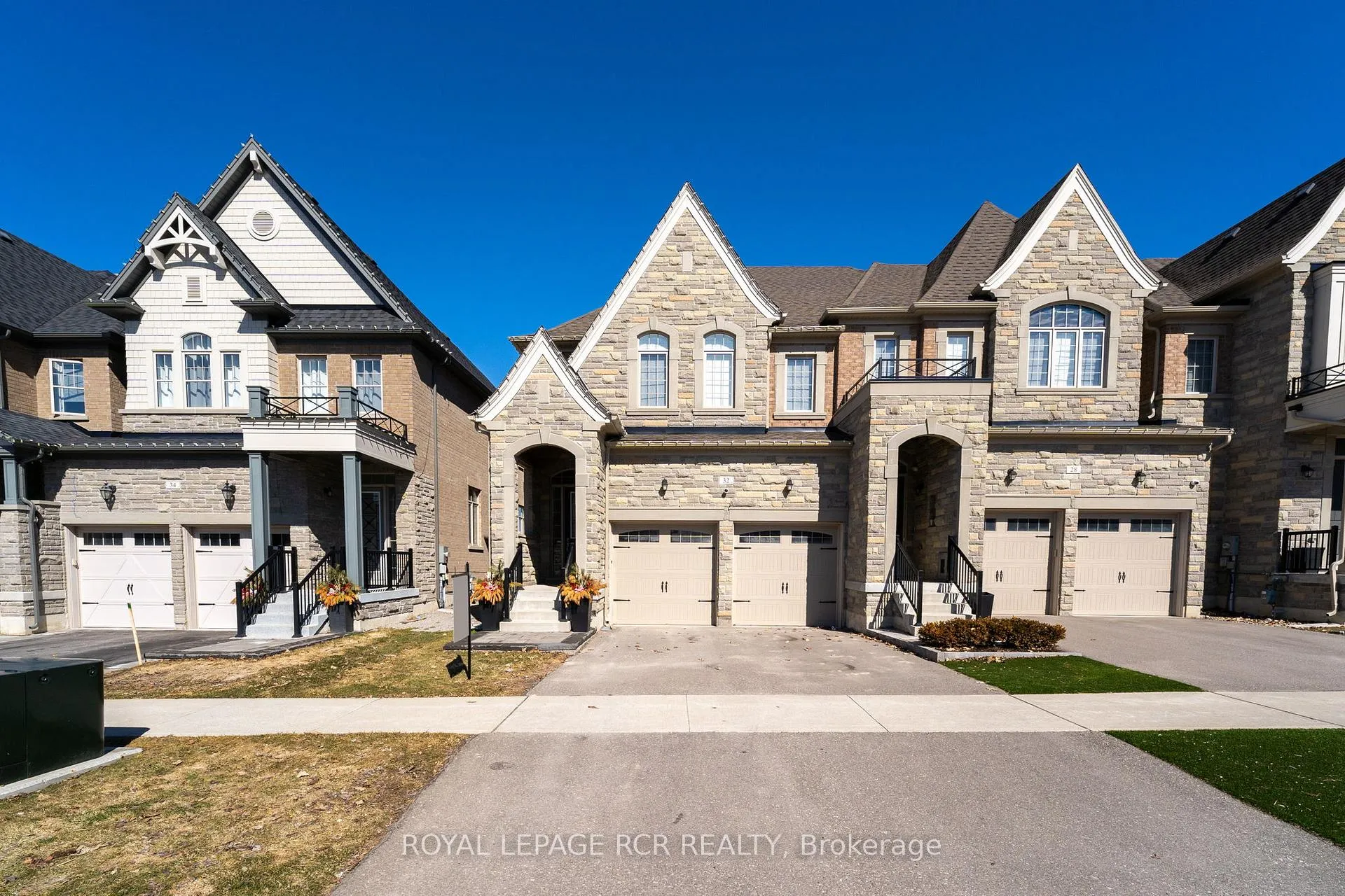 Photo 1 of 32 Tatton Court, King, King City — HOMEH