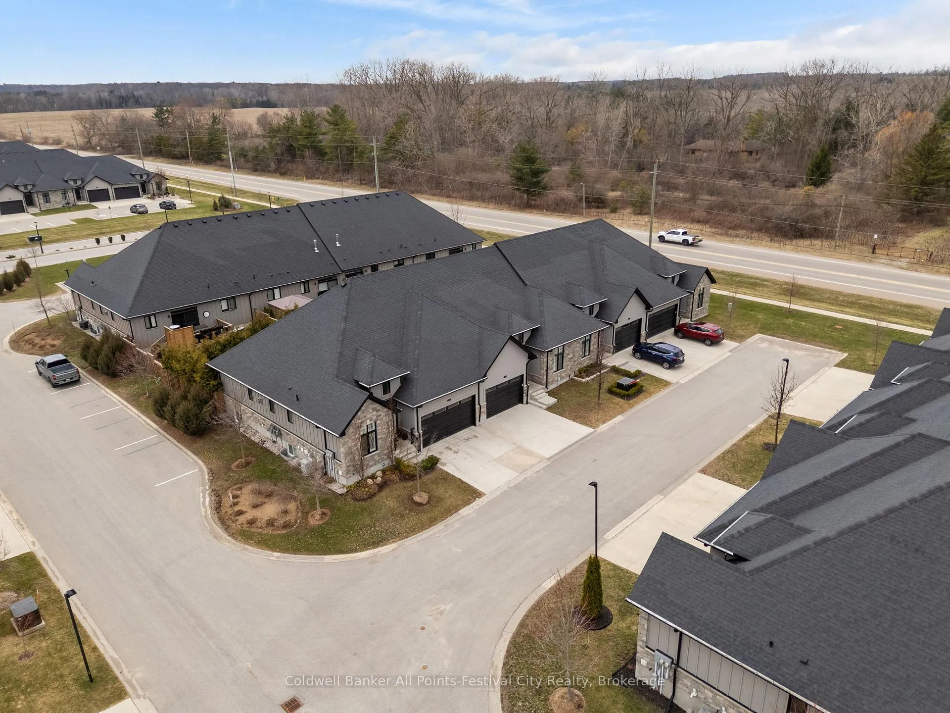 Photo 2 of Unit Unit #6, 9861 Glendon Drive, Middlesex Centre, Rural Middlesex Centre — HOMEH