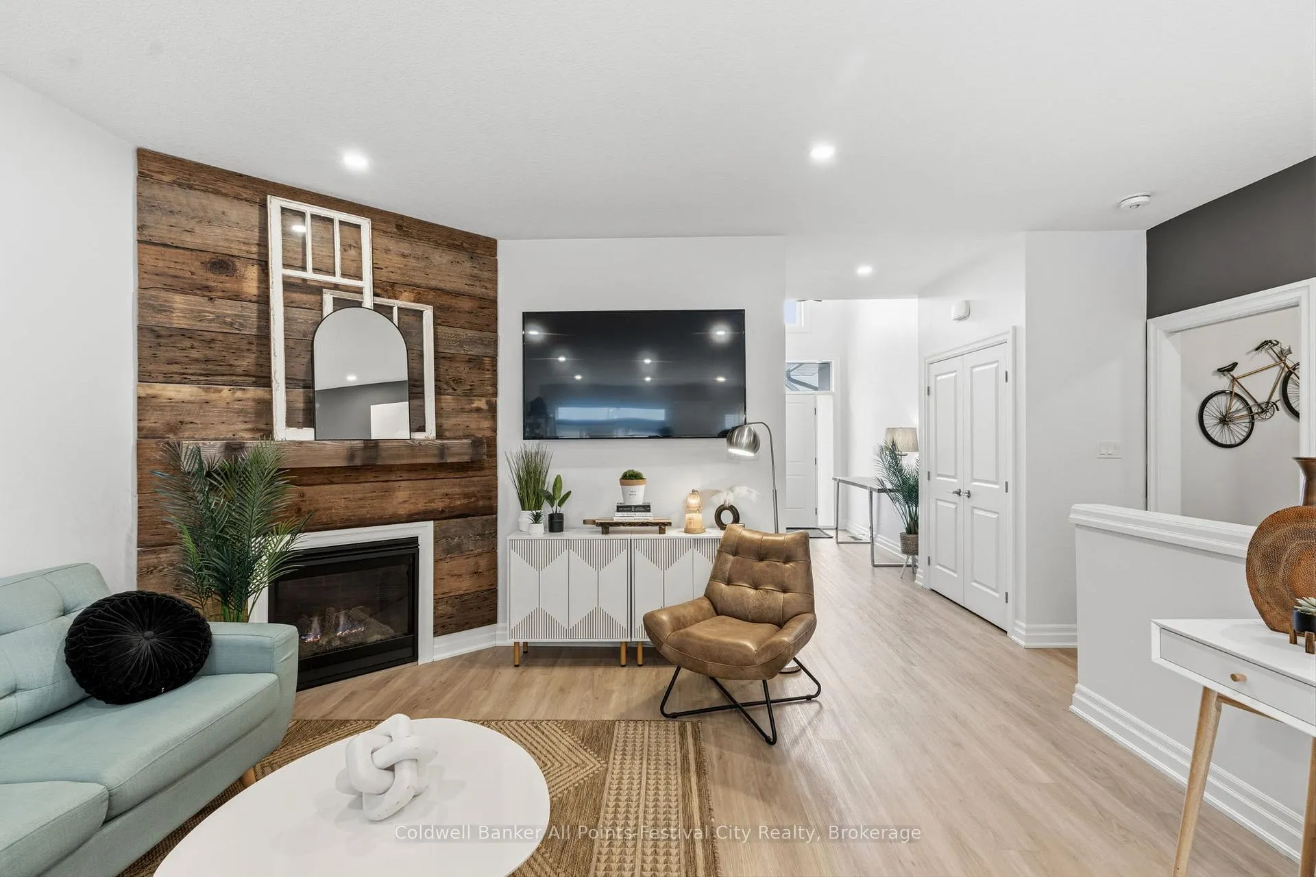Photo 21 of Unit Unit #6, 9861 Glendon Drive, Middlesex Centre, Rural Middlesex Centre — HOMEH