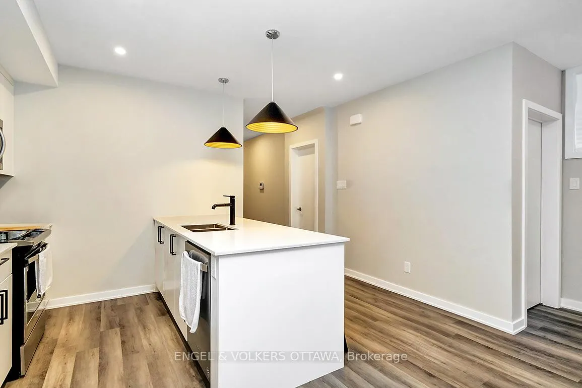 Photo 7 of Unit 4, 350 Winona Avenue, Ottawa, Westboro South — HOMEH