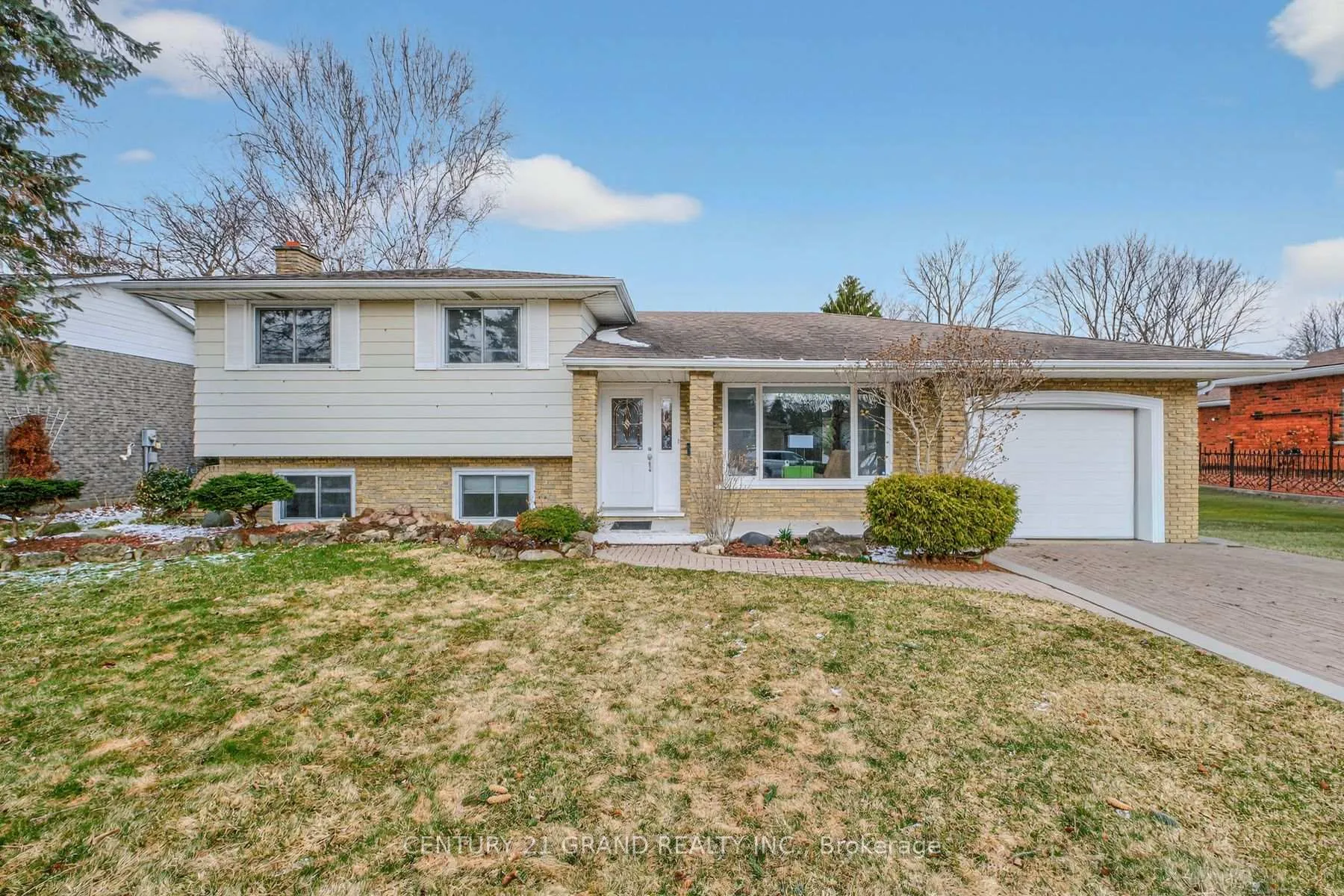 Photo 1 of 19 Adams Lane, Norfolk, Simcoe — HOMEH