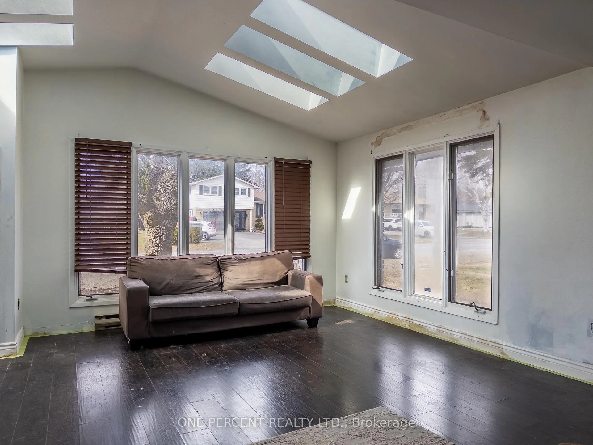Photo 4 of 100 Montrose Road, Quinte West, Sidney Ward — HOMEH